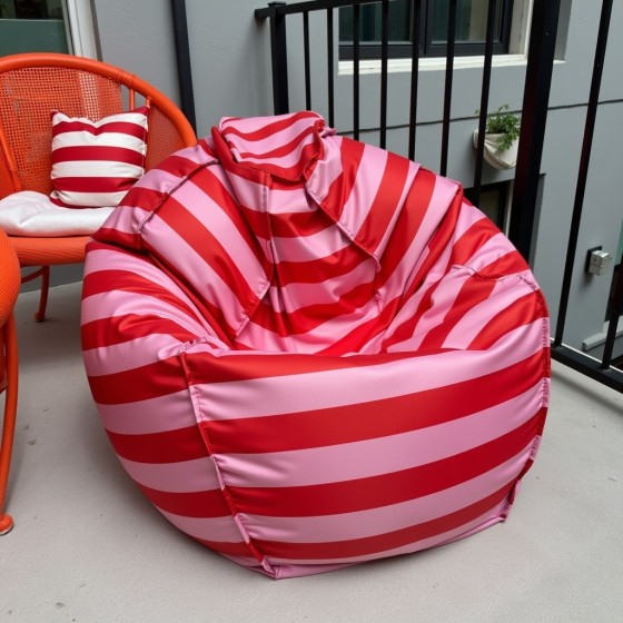 Pufa Worek Czerwono-Różowa W Pasy Na Zewnątrz SACO
