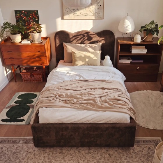Łóżko tapicerowane z pojemnikiem na pościel MONTE 90x200 - brązowy