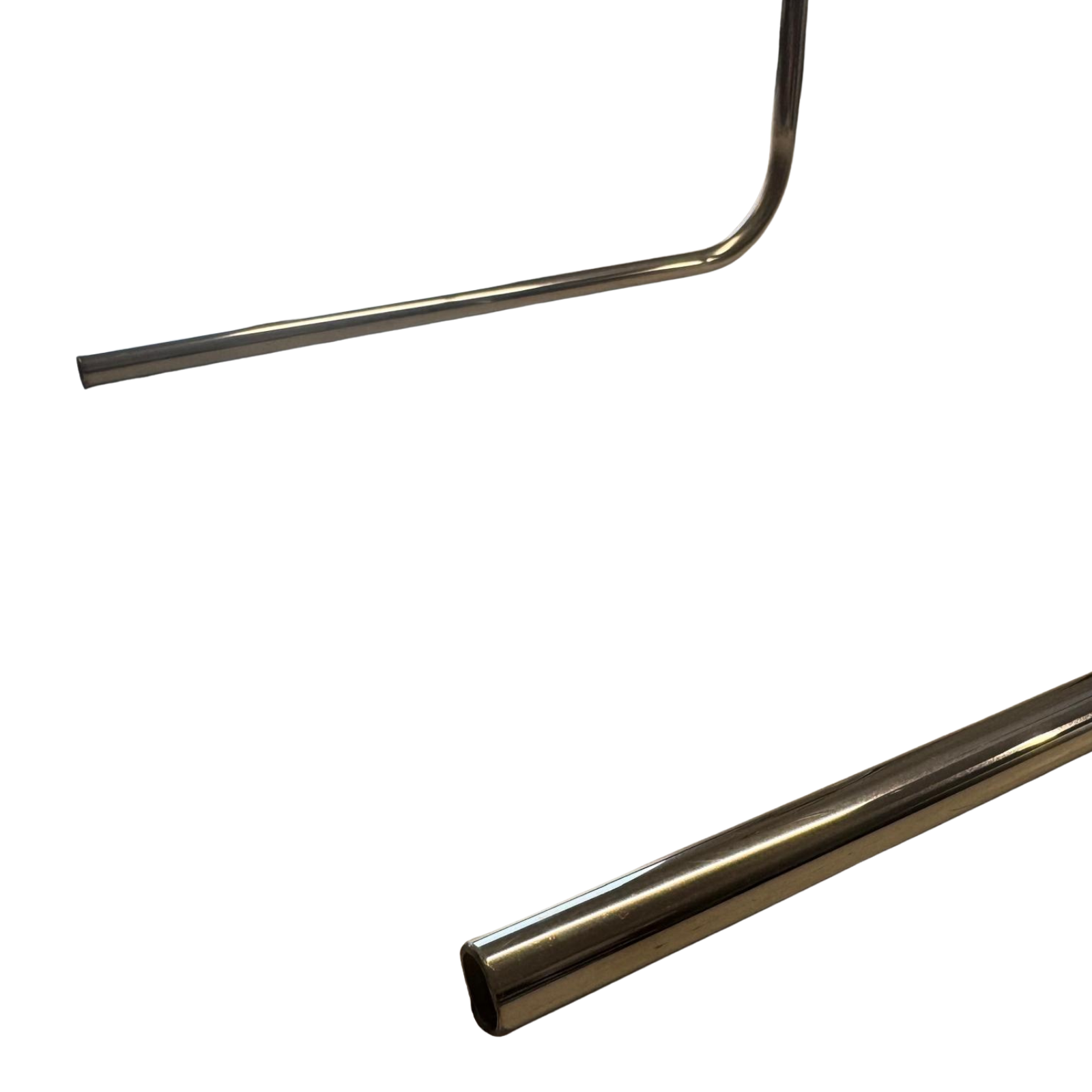 NESTI – owalne chromowane rurki